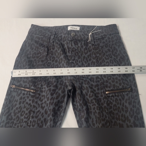 PISTOLA 27-IN Hannah Leopard Print Cargo Skinny Jean Gold Tone Cargo Zippers - Picture 4 of 9